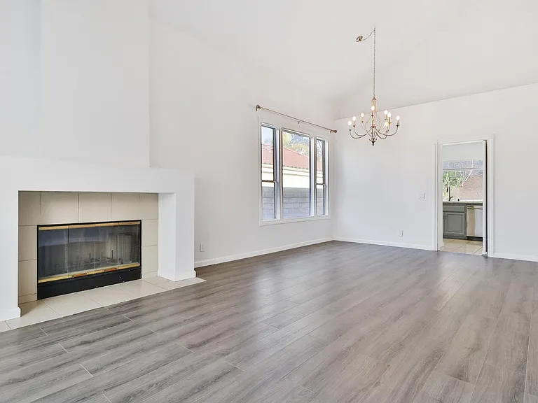 4590 Fern Valley Ct — Photo 6