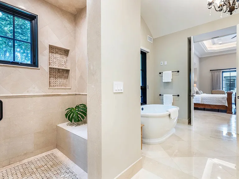 4520 Kahala Ave — Photo 25