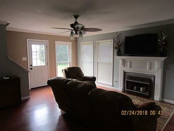 2nd image of 137 Poplar Knoll Dr