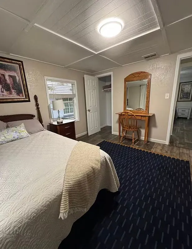 3 bed, 1.0 bath, 756 sqft, $1,700 — Photo 2