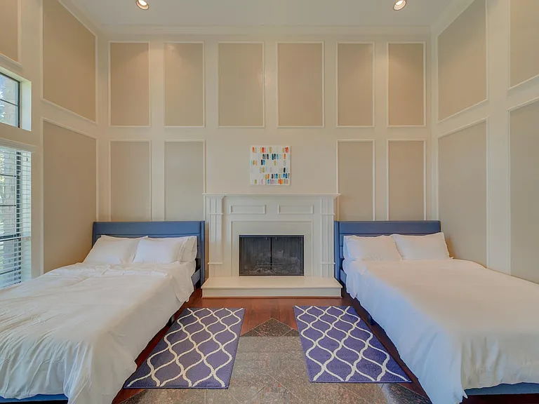 1507 Broadmoor Dr — Photo 23