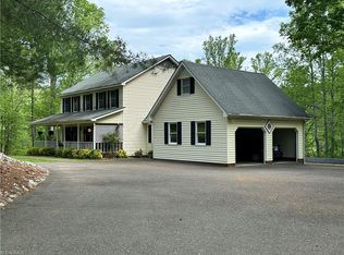 211 Service Rd, Pilot Mountain, NC 27041