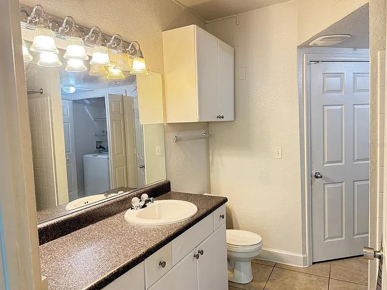 202 E South St #2038 — Photo 15