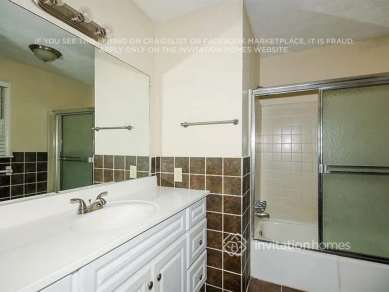 458 Glendale Ct — Photo 17