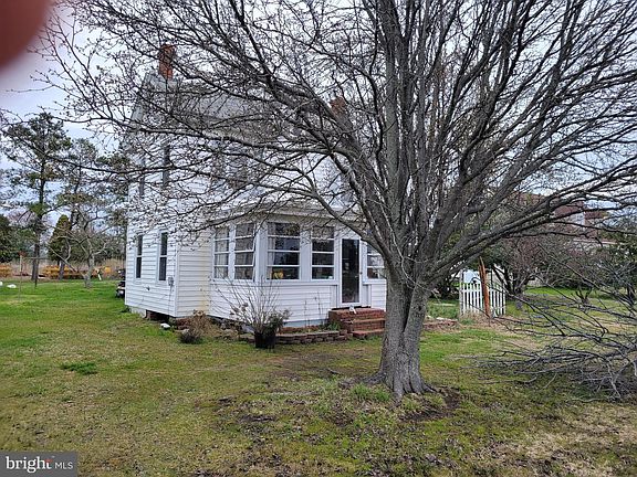 3rd image of 2527 Old House Point Rd