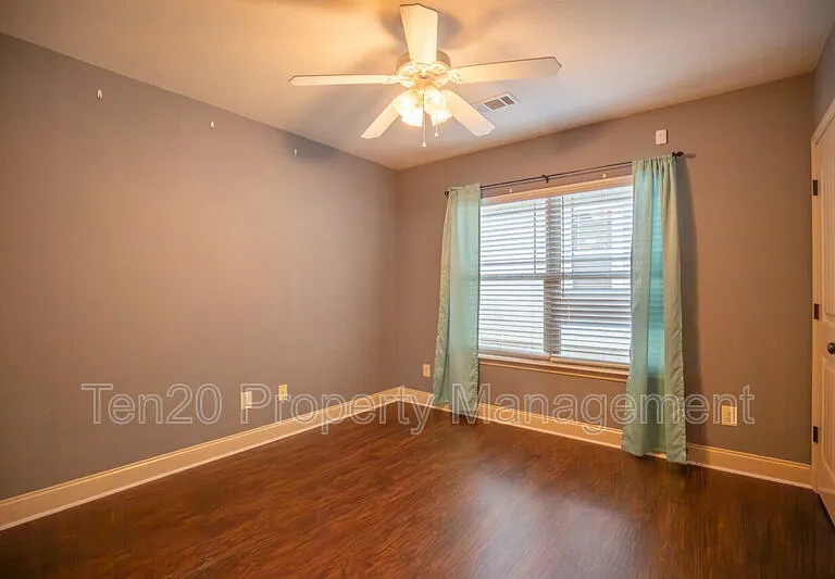 130 Lee Road 2170 — Photo 9