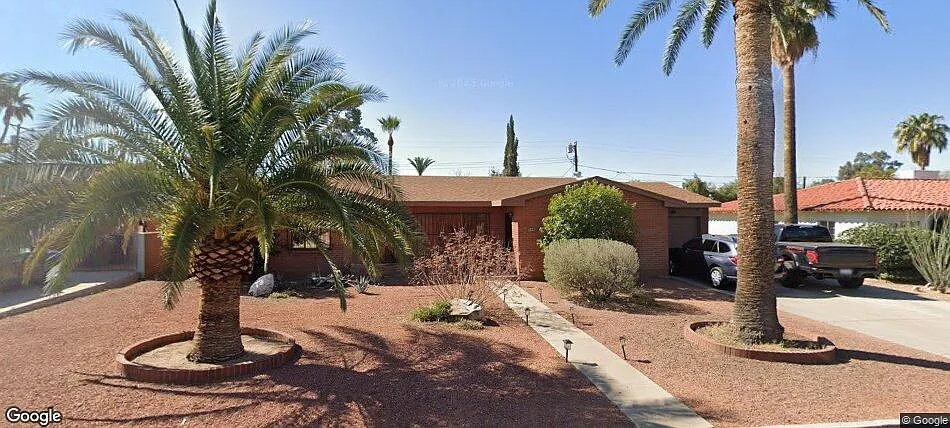 3448 E Edgemont St