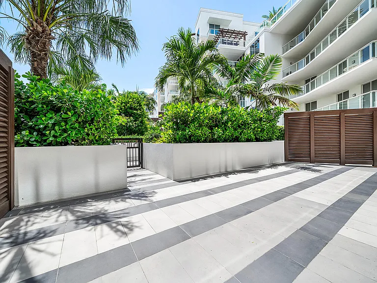 220 SE Mizner Blvd #205 — Photo 4