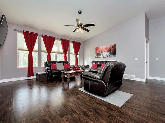 5th image of 8722 S Mountain Vista Dr
