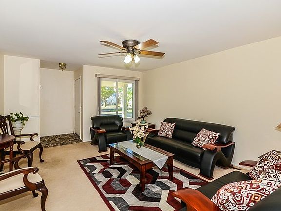 3rd image of 2014 N Hancock Dr
