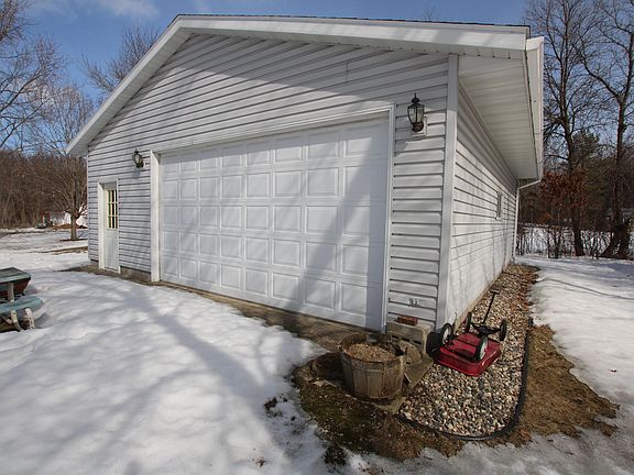 4th image of 1818 Oak Knoll Dr NE