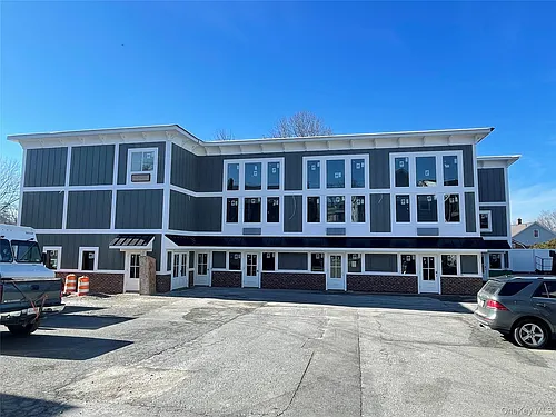 42 N Main St #6 Photo 1