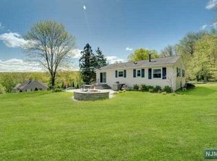 15 Melody Ln, West Milford, NJ 07480