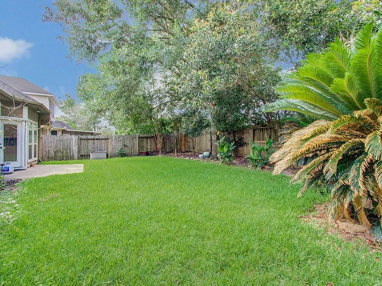 22539 Bristolwood Ct — Photo 42
