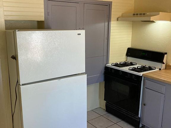 2nd image of 4810 E 4th St Unit B