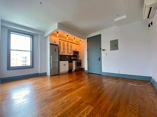 Rented by Avenues Real Estate | media 17