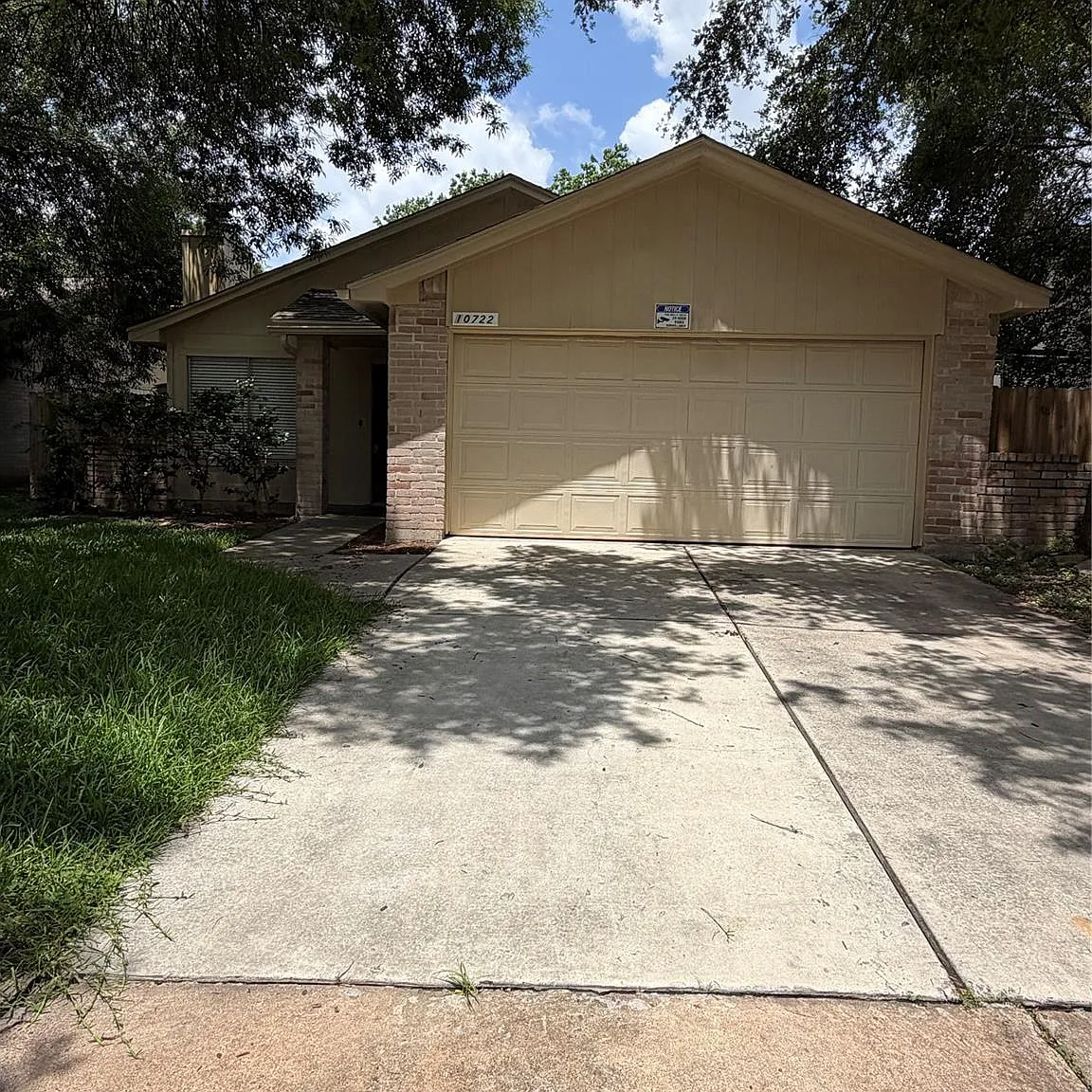 3 bed, 2.0 bath, 1081 sqft, $1,800 — Photo 1