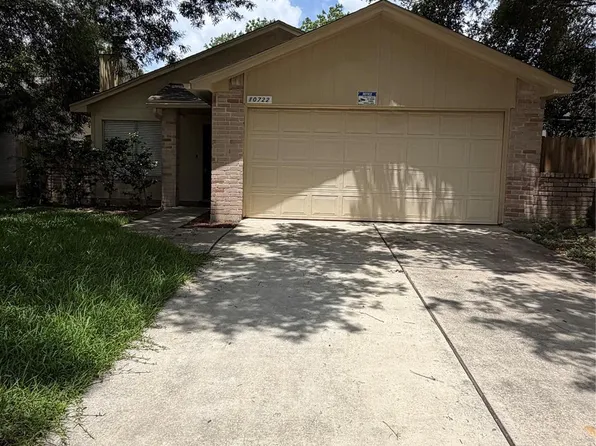 10722 Highland Woods Dr, Sugar Land, TX 77498