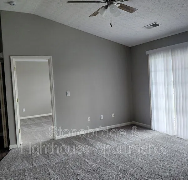 1215 Lighthouse Cv #18-W — Photo 1
