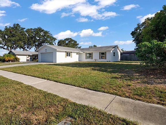 2nd image of 2810 20th Avenue Dr W