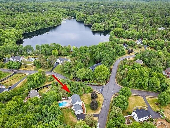 3rd image of 34 Joanna Dr