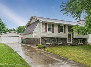 106 13th Ave NW, Altoona, IA 50009