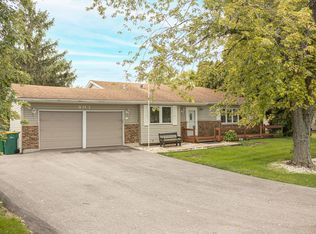 803 Deerwood Dr, Shorewood, IL