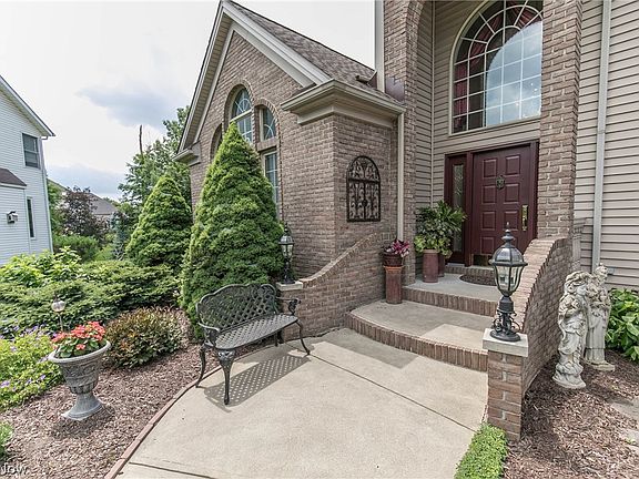 2nd image of 16114 Heatherwood Ct