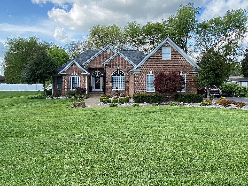 1st image of 165 Willow Bend Ct