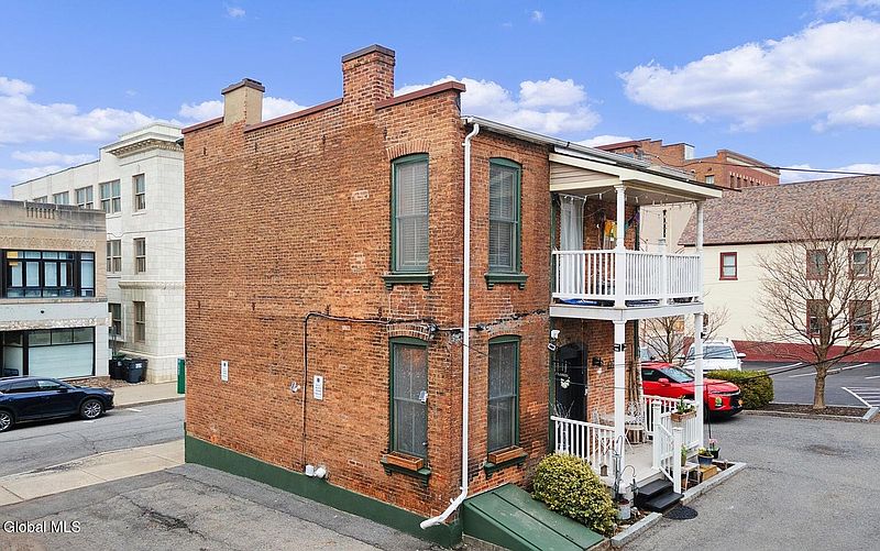 3rd image of 153 Barrett Street