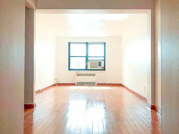 13818 28th Rd APT 5D, Flushing, NY 11354