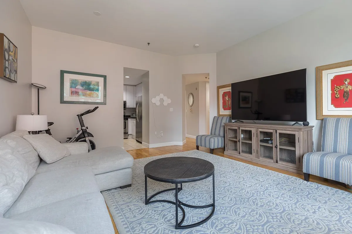Building Photo - 416 Marlborough St #303