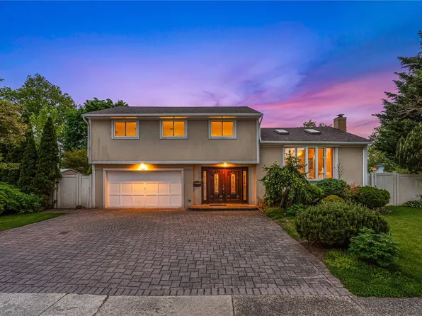 68 Fox Place, Hicksville, NY 11801