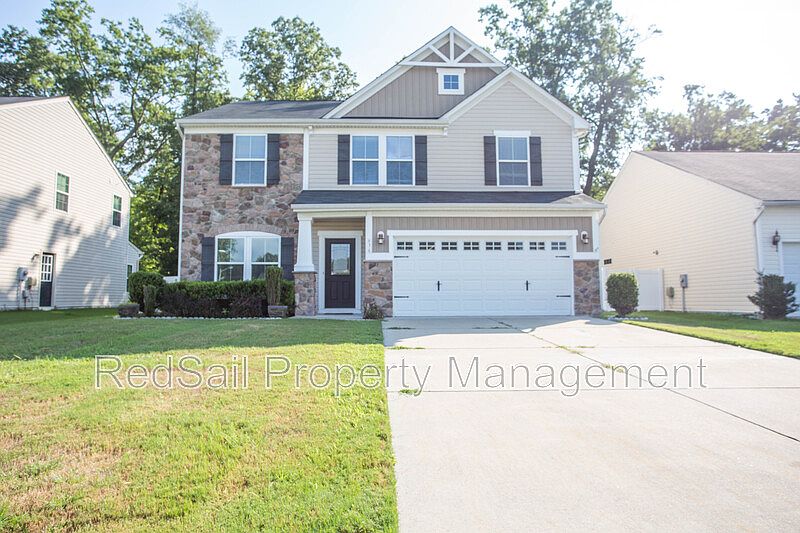 1st image of 636 Leonard Ln