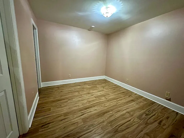 5600 Carmel Rd — Photo 28