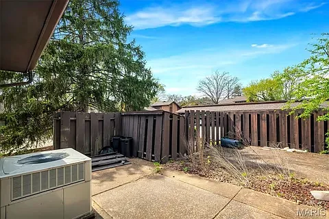3 bed, 1122 sqft, $1,895 — Photo 4