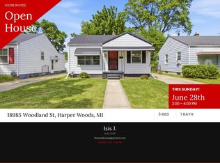 18985 Woodland St, Harper Woods, MI 48225