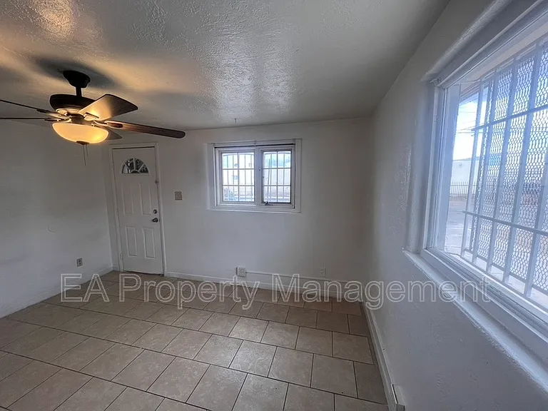 202 San Pablo St SE #B — Photo 5