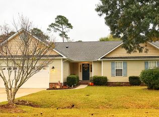 108 Halls Creek Dr, Swansboro, NC 28584