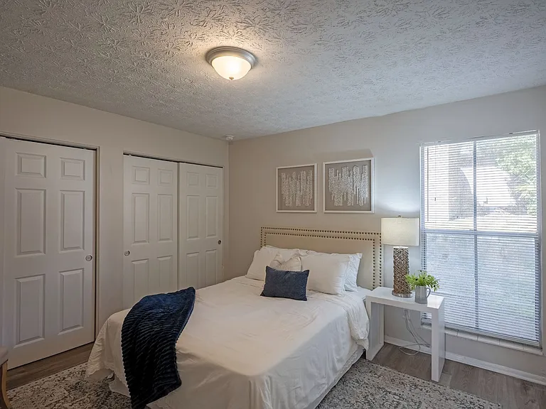 Grand Oaks Apartment — Photo 21