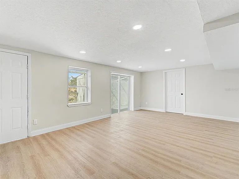 7708 Maryland Ave — Photo 18