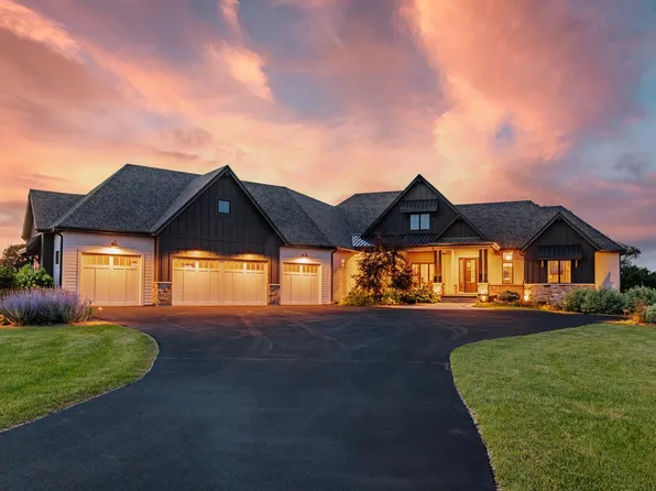 10122 West Farmdale Estates COURT, Mequon, WI 53097