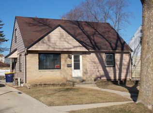 1435 S 96th St, West Allis, WI 53214