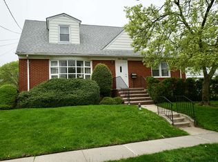 1011 Richmond Rd, Staten Island, NY 10304