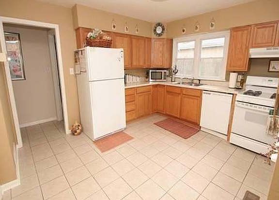 2nd image of 232 Highland Rd
