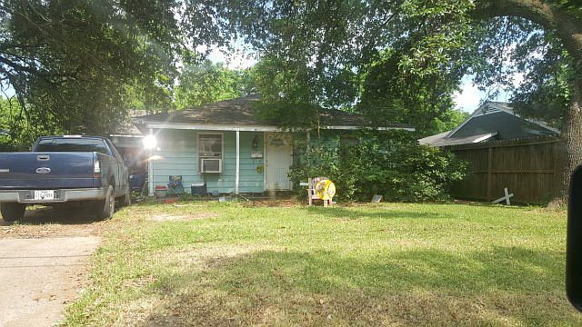 1st image of 1021 McArthur Dr
