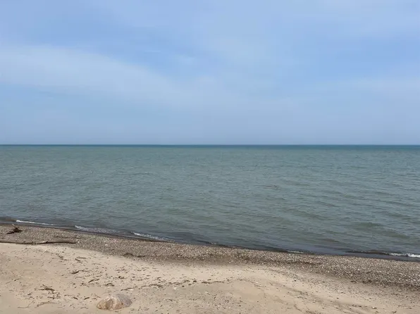 6407 Sunnyside Dr, Deckerville, MI 48427