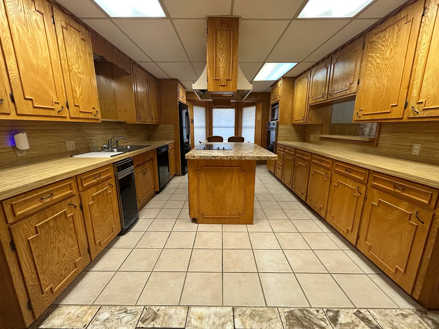 3 bed, 2312 sqft, $1,800 — Photo 4