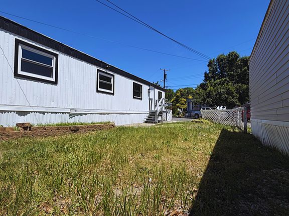 2nd image of 9 Essex Ln