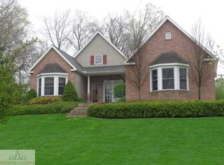 6715 Old River Trl, Lansing, MI 48917